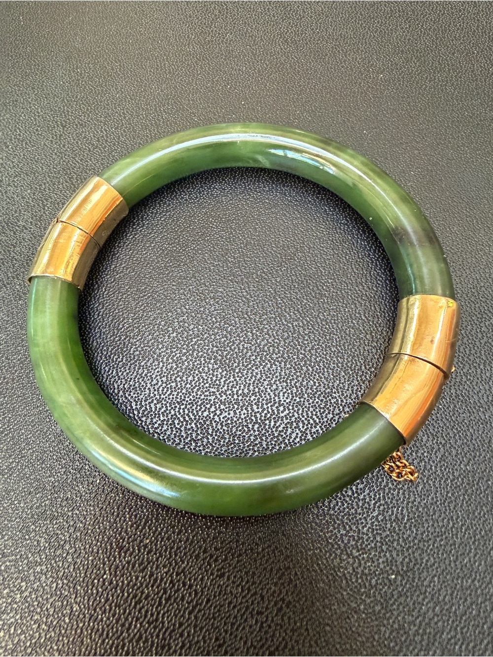 Vintage nephrite green jade hinge bracelet